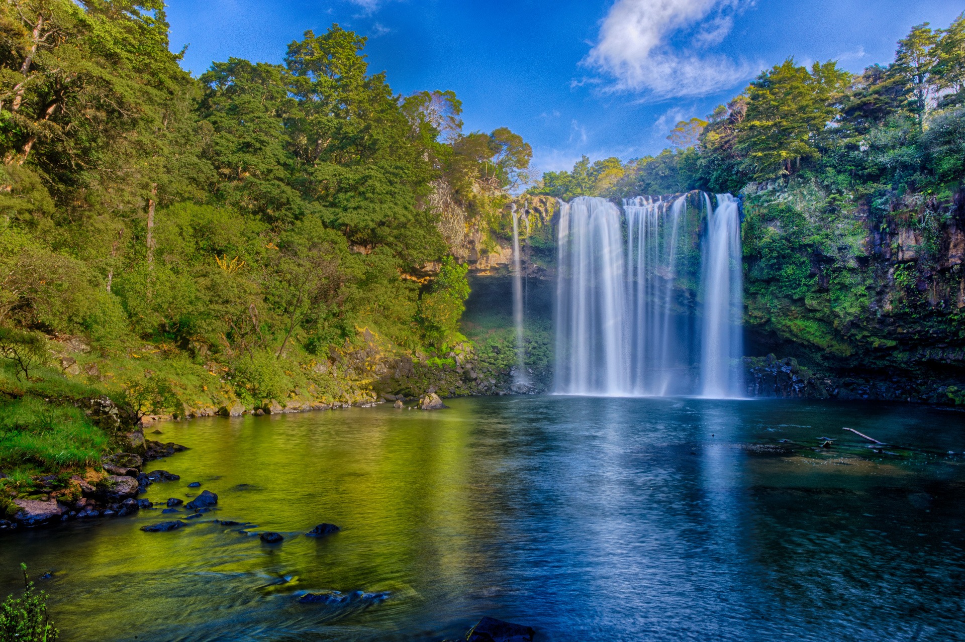 Rainbow Falls (Waianiwaniwa) near Kerikeri, Northland